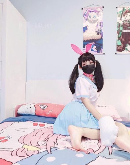 两腿湿成一片小说_720电影完整版在线观看
