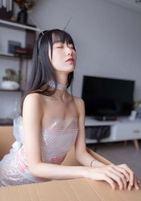 抱着娇妻让粗大玩3p在线观看_4K电影免费在线